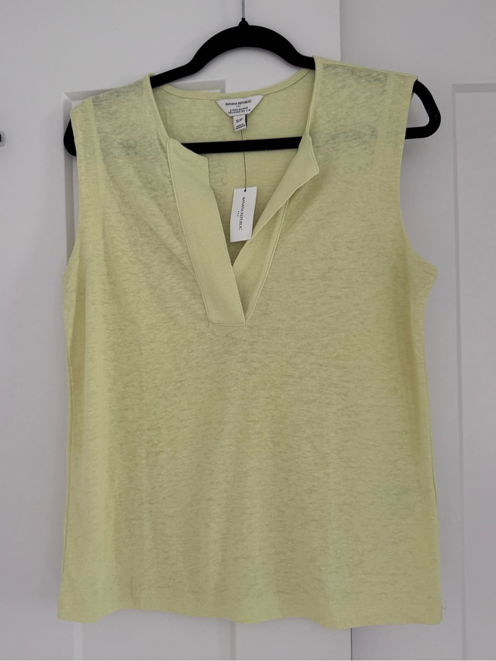 Banana Republic Linen-Blend Split-Neck Tank – citron – Size S